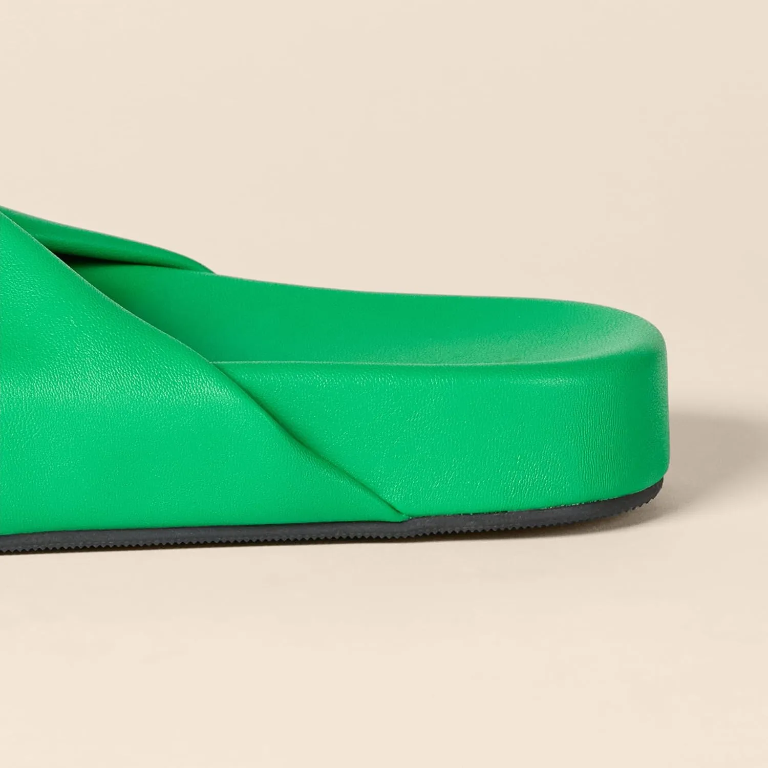 Amazon Essentials Women's Twist Slide Sandal