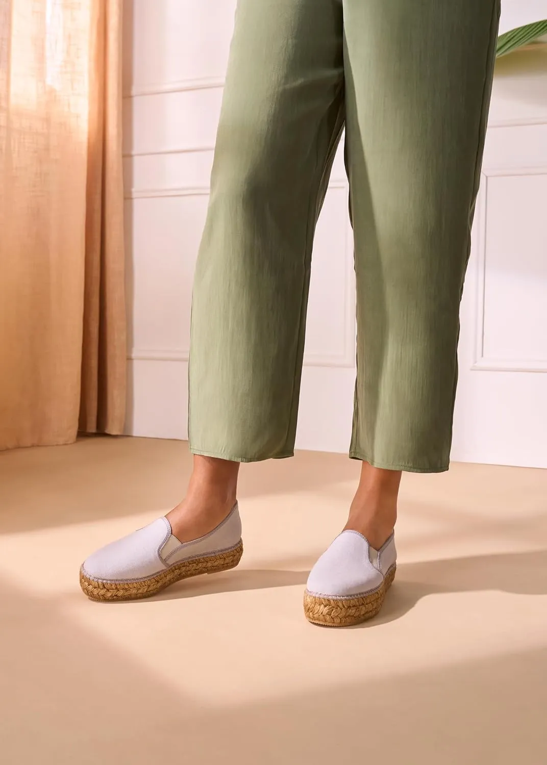 Castell Canvas Espadrille, Comfort and Style for Every Occasion, Size 6-11