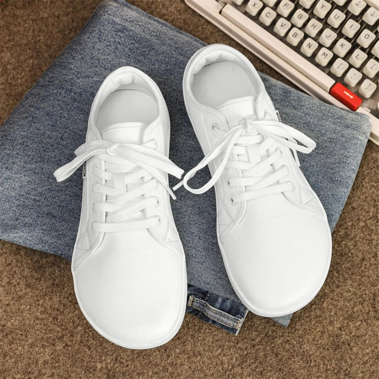 Couple Style Men's and Women's Solid Color Strap Leather Casual Shoes Large Size Barefoot Shoes Slip on Moccasins Men