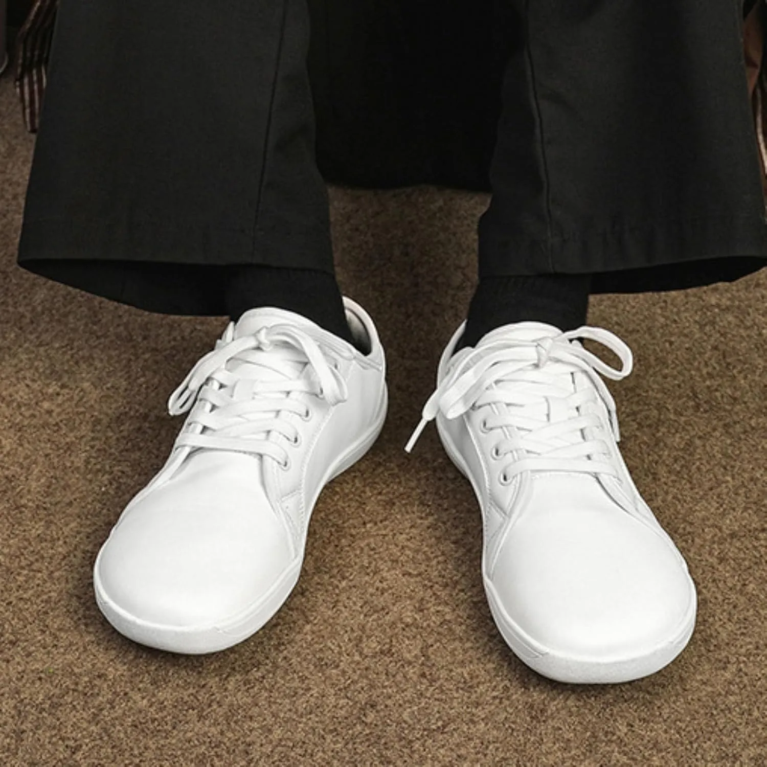 Couple Style Men's and Women's Solid Color Strap Leather Casual Shoes Large Size Barefoot Shoes Slip on Moccasins Men