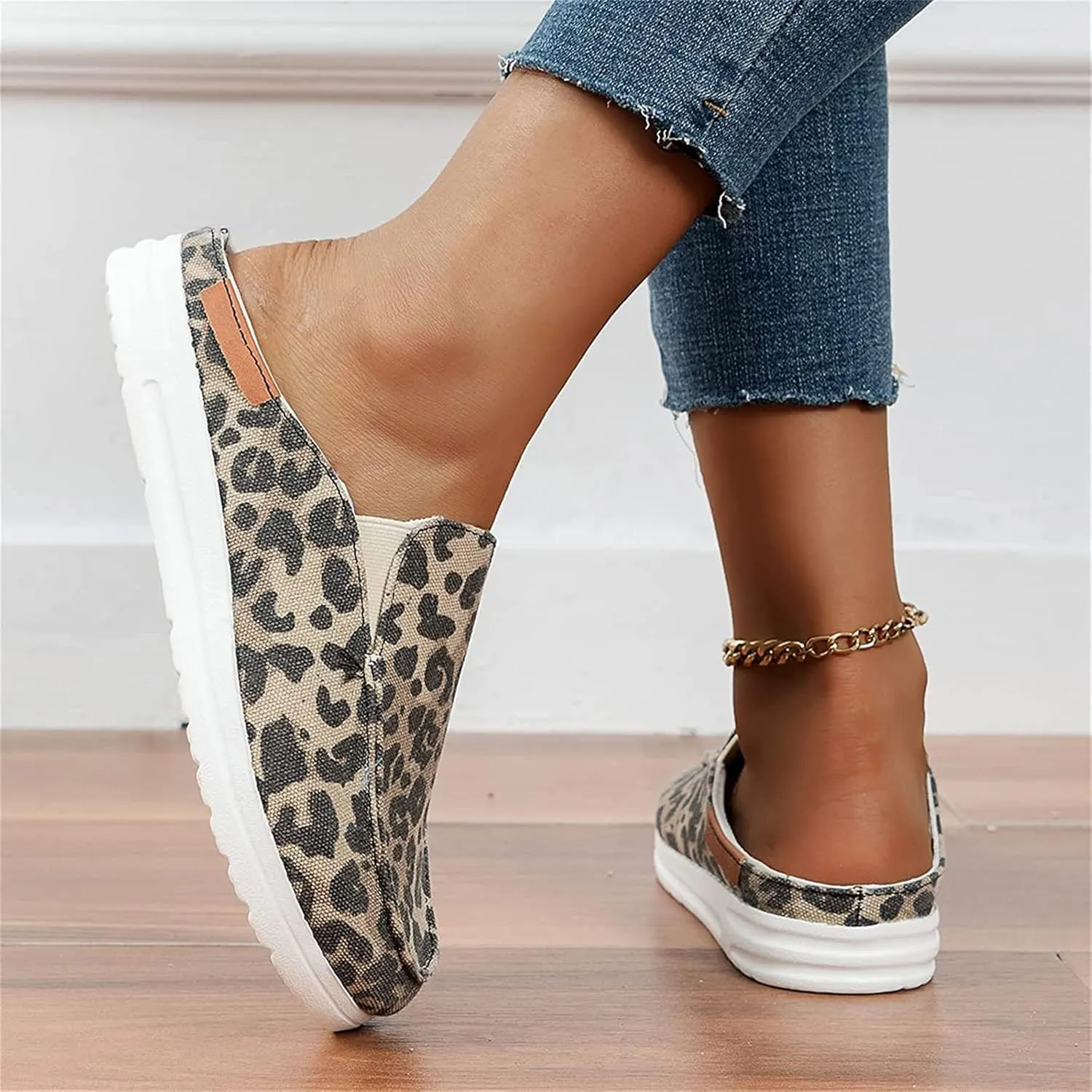 DOIX Women's Garden Clogs Sandals Casual Flats Canvas Slippers Slip on Mules Sneakers Loafer Shoes Summer Indoor Outdoor Anti-Slip Walking Shoes Memory Foam Padded,Leopard Print,US8/EU39