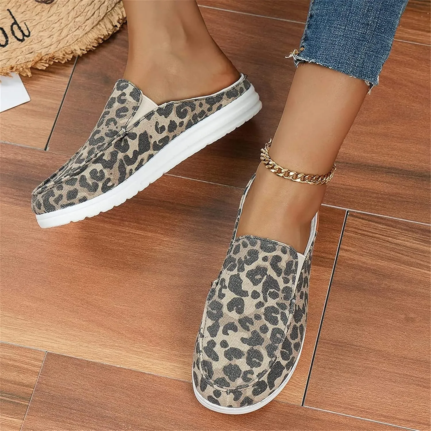 DOIX Women's Garden Clogs Sandals Casual Flats Canvas Slippers Slip on Mules Sneakers Loafer Shoes Summer Indoor Outdoor Anti-Slip Walking Shoes Memory Foam Padded,Leopard Print,US8/EU39
