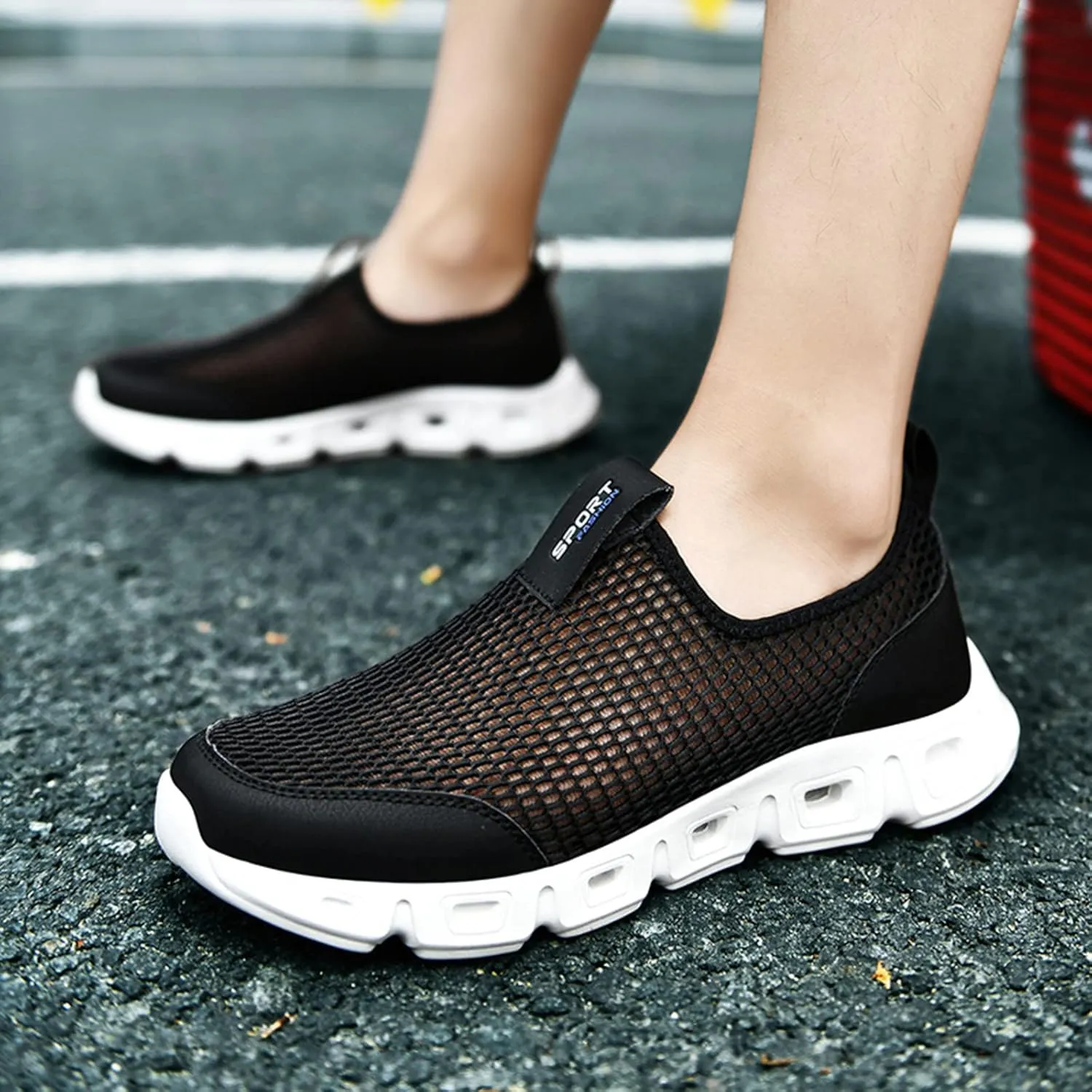 Men Sports Shoes Couple Shoes Fashionable New Pattern Hollow Mesh Breathable Comfortable Sports Mens Slip on Sneaker Men's Sa