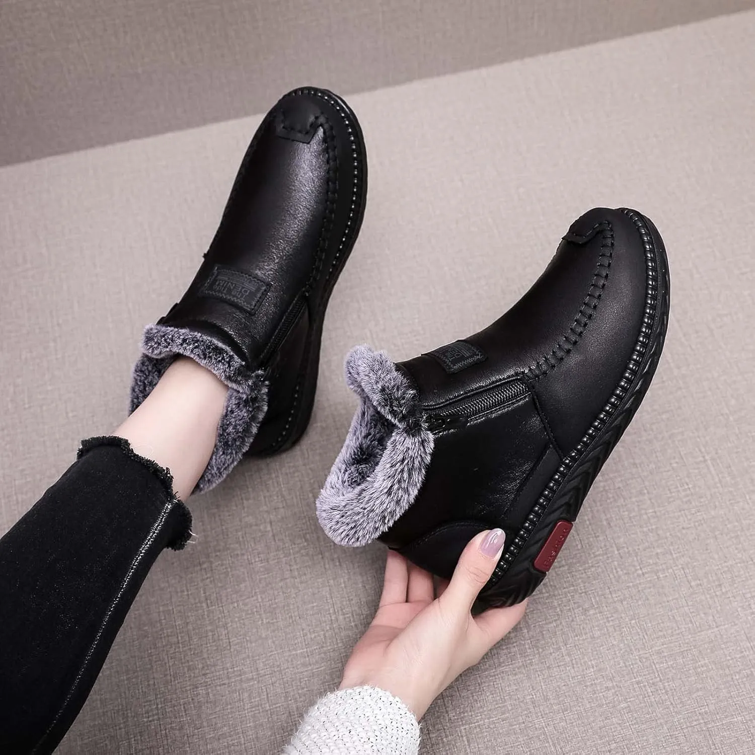 oiangi Snow Boots for Women Platform Ankle Booties Leather Zipper Thickened Plush Warm Flat Booties Comfortable Winter Non-slip Ladies Shoes