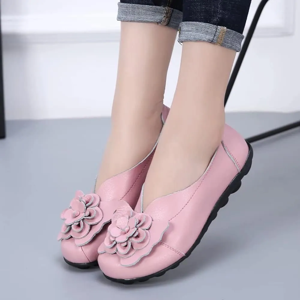 WERWAES Casual Leather Loafers Shoes for Womens Slim Lightweight Soft Sole Flat Moccasins Shoes with Flowers Cowhide Round Toe Slip on Womens Loafer Indoor Outdoor Walking Womens Shoes