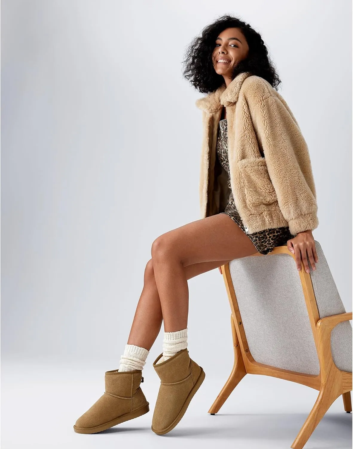Women Winter Snow Boots Suede Mini Boots with Fur Lined Slip On Anti-Slip Comfort Ankle Boots for Women