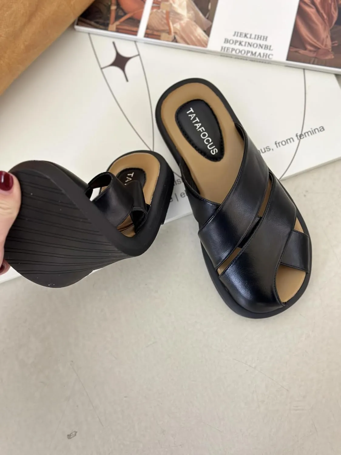 Women's Closed Toe Cross Braided Flat Mules Sandals Roman Classic Leather Comfy Slide Sandal Outdoor Non-Slip Casual Walking Shoes