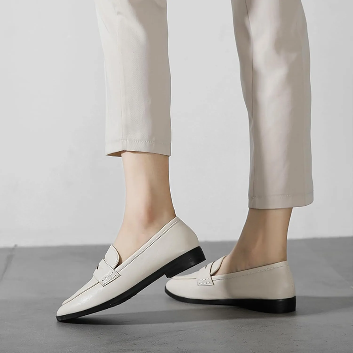 Women's Leather Flat Penny Loafers Slip On Casual Comfort Moccasin Walking Shoes Driving Office Work Dressy Shoes